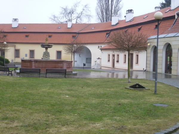 I. nádvoří na zámku v Poděbradech